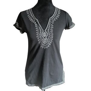 LUCKY BRAND Black White Embroidered V-Neck Cotton Tee XS